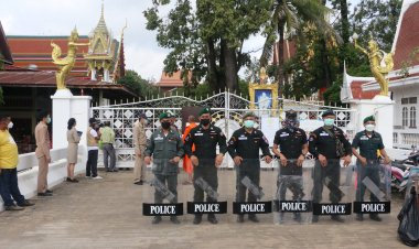 วัดหลวงพ่อเงินบางคลานม็อบกฎหมู่อยู่เหนือกฎหมายบุกยึดวัด70วันปิดประตูฝ่ายตรงข้ามห้ามเข้า