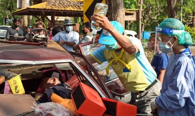 สลด!พระซิ่งเก๋งหลุดโค้งพุ่งข้ามเลนประสานงาปิกอัพมรณภาพที่โรงพยาบาล
