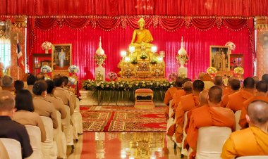 รองผู้ว่าฯปทุมธานีประกอบพิธีเจริญพระพุทธมนต์ถวายพระพรชัยมงคล