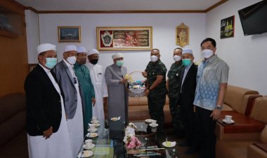 แม่ทัพภาคที่ 4 พบปะผู้นำศาสนา 3 จว.ชายแดนใต้เนื่องในโอกาสเดือนรอมฎอน