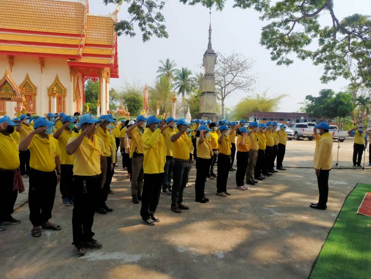 นอภ.โพธิ์ศรีสุวรรณ นำจิตอาสาพระราชทาน พัฒนาบริเวณวัดบ้านอีเซ