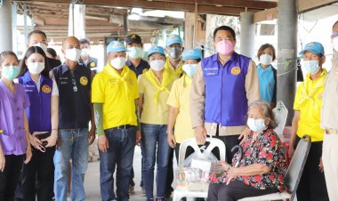 นอภ.ปทุมฯนำคณะลงพื้นที่ตรวจเยี่ยมครัวเรือนเป้าหมายเพื่อแก้ปัญหาความยากจน