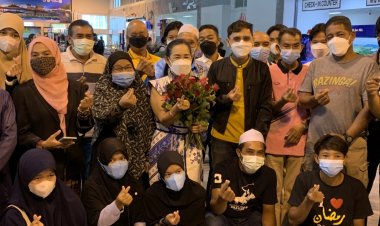 การเมืองกลั่งแกล้ง!พลังคนนราฯส่งกำลังใจ รก.ผอ.สนามบินเบตง