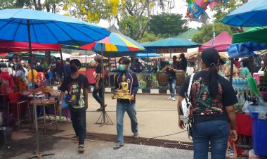 ฮือฮา!หนุ่มอุ้มพระพุทธองค์ใหญ่มาเกณฑ์ทหารได้ใบดำ