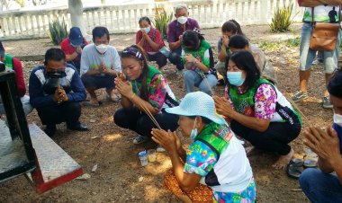 ชาวบ้านเชื่อ!!ผู้ใหญ่บ้าน!!นำโชคลาภมาให้ นำนาคขึ้นสามล้อบอกบุญชาวบ้านถึงหน้าบ้าน