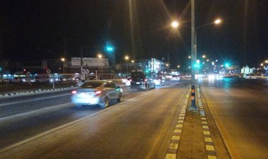 ประชาชนทยอยเดินกลับทำงานผ่านสาย304หลังฉลองสงกรานต์