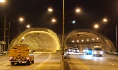 ปชช.แห่กลับทำงานผ่านถนนสาย 304 (นาดี-พนมสารคาม)ยังโล่ง