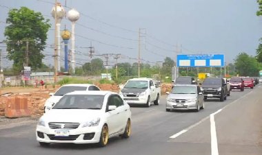 บรรยากาศเดินทางผ่านสาย 304 กลับที่ทำงานหนาแน่นตลอดวันแต่เคลื่อนที่สะดวก(มีคลิป)