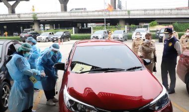 ผู้ว่าฯหมูป่า เปิดโครงการ Drive Thru เจอ แจก จบ เพื่อชาวปทุม 