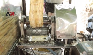 เปลี่ยนขยะอ้อยให้เป็นแผ่นกระดาษ (ชมคลิป)