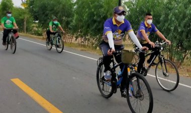 นอภ.โพธิ์ศรีสุวรรณ นำขบวนปั่น!ปันรัก 2 เพื่อผองประชาขับเคลื่ิอนงานตามนโยบายรัฐฯ