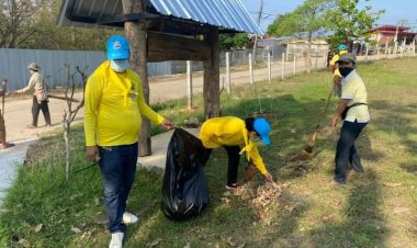 "ผู้ใหญ่หมี แม่สอด"  ปรับปรุงภูมิทัศน์รอบสุสาน  วัดหนองบัวบูรพา