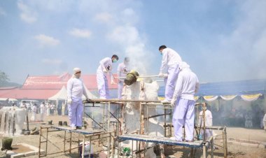 รองผวจ.ตาก-ปลัดกษ.ร่วมพิธีหล่อพระบรมรูปสมเด็จพระเจ้าตากสินมหาราช