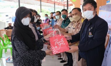 ทม.เบตงมอบทุนศึกษาเด็กกำพร้า-เครื่องอุปโภคบริโภคแก่ผู้ยากไร้ในช่วงเดือนรอมฎอน