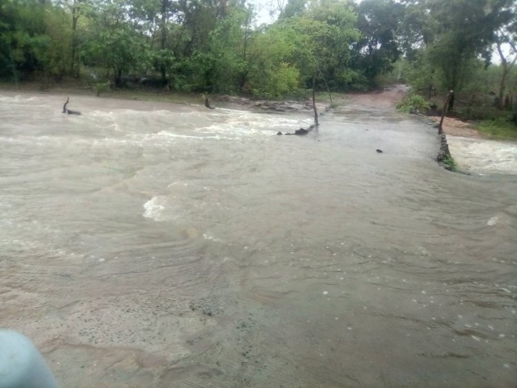 ฝนตกหนักเติมน้ำให้"น้ำตกห้วยจันทร์"ส่งผลดีท่องเที่ยวสงกรานต์ (มีคลิป)