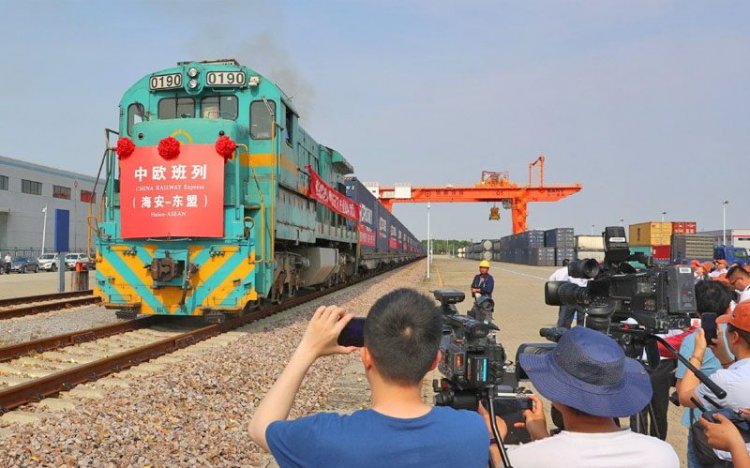 รถไฟเร็วสูงสินค้าเส้นทาง “เฉิงตู-เวียดนาม” ระยะทาง 1,800 ก.ม. ย่นเวลาขนส่งได้ 3 วัน