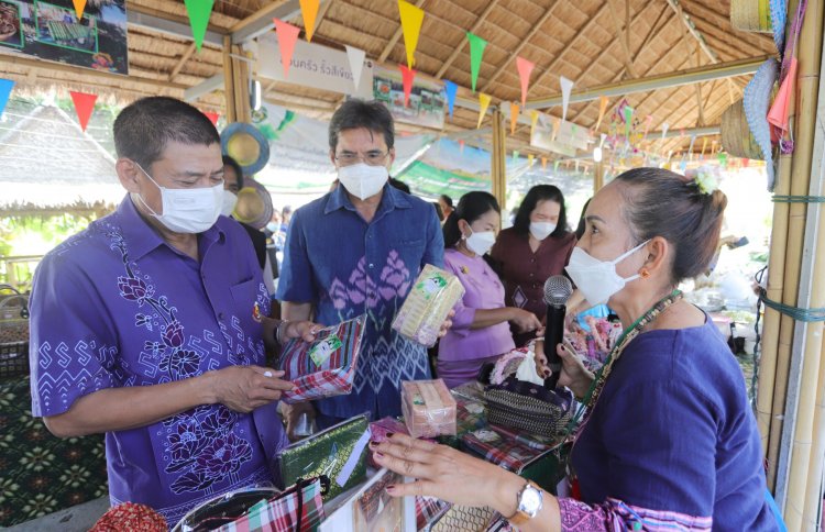 พช.ปทุมธานี จัดกิจกรรมส่งเสริมการเรียนรู้ที่นักท่องเที่ยวลงมือปฏิบัติ (D-HOPE)