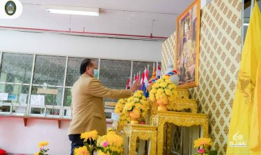 ขรก.-นักศึกษาม.ราชภัฏศรีสะเกษลงนามถวายพระพรชัยมงคล เนื่องในวันฉัตรมงคล