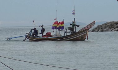 น้ำมันแพง-ลดต้นทุนชาวประมงพื้นบ้านปรับสภาพเรือเป็นเรือไดรหมึก (มีคลิป)