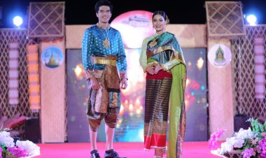 มิสแกรนด์ ลำพูน ขึ้นเวทีแฟชั่นโชว์ 5 กลุ่มชาติพันธุ์งาน “วิถีถิ่น วิถีวัฒนธรรมชาติพันธุ์ล้านนา ลำพูน”