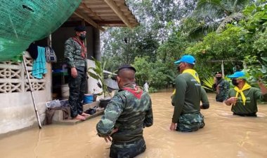 ทหารเร่งช่วยเหลือเหยื่อน้ำท่วมพื้นที่ที่ได้รับผลกระทบจากคลองอู่ตะเภา