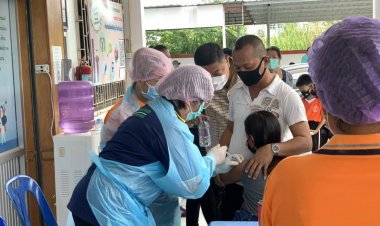 นอภ.ชัยภูมิมอบน้ำดื่ม และตรวจเยี่ยมให้กำลังใจรพ.สต.ลาดใหญ่