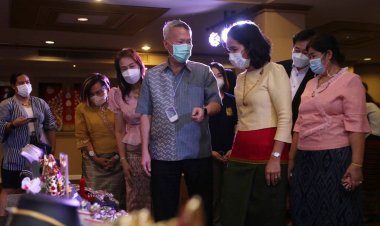 พาณิชย์ตากยกสิน16จว.เหนือจำหน่ายสินค้าอัญมณีและเครื่องประดับที่เมืองกรุง