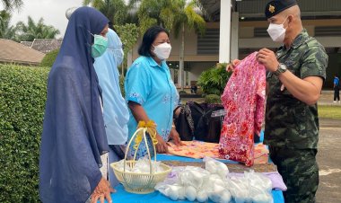 ผอ.ศปพร. ส่งต่อความห่วงใย มอบถุงยังชีพบรรเทาความเดือดร้อนแก่ผู้สูงอายุ