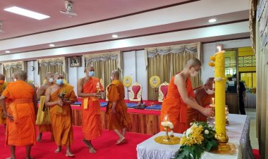 ฝนตกหนัก!ผู้ว่าฯปราจีนบุรีนำปชช.เวียนเทียนบนศาลาแทนรอบโบสถ์