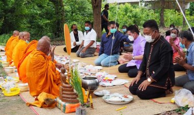 เทศบาลตำบลหนองใหญ่ร่วมกับชาวบ้านทำพิธีขอน้ำเอาทรายตามประเพณีโบราญ