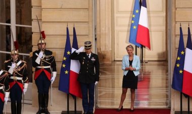 "เอลีซาเบธ บอร์น"นายกรัฐมนตรีเมืองน้ำหอมคนแรกในรอบ 30 ปี