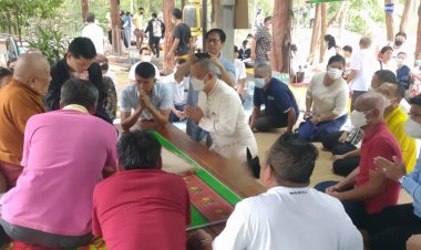 พุทธศาสนิกชนทั่วไทยแห่ชมบารมี"หลวงปูแสง"วัดป่าทองสมรรัตนาราม