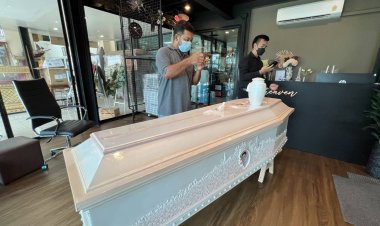 หีบบรรจุร่างแตงโม นิด้า สวยงามสื่อความหมายมากมาย