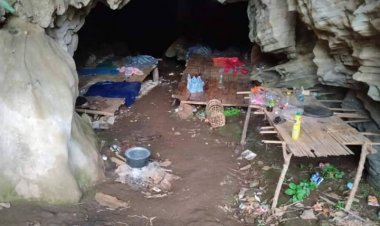 "ซุกซ่อนตัวในถ้ำ"...ฉก.ทพ.35 ขยายผลบุกทลายแหล่งพักคอยขบวนการขนแรงงานต่างด้าวในถ้ำ จับเพิ่มอีก 25 คน พร้อมของกลาง บ.แม่เหว่ยโพคี ม.4 ต.แม่วะหลวง อ.ท่าสองยาง