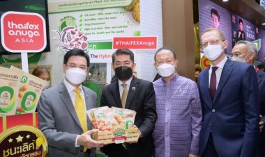 รองนายกฯ จุรินทร์ ชมบูธ CPF โชว์นวัตกรรมอาหารเพื่ออนาคต