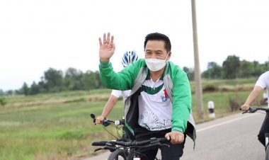 ผู้ว่าฯ พิจิตรปั่นจักรยานเยี่ยมบ้านยามเย็นดูแลทุกข์สุขชาวบ้าน