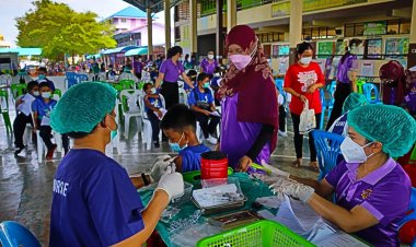 อบต. ลำลูกกา จัดมาตรการป้องกันโควิด ช่วงนักเรียนเปิดเทอม 