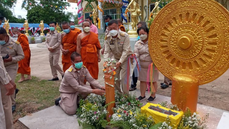 "พระครูสิริสิลิวัตร"ประธานฝ่ายสงฆ์ทำพิธีปักหมายเขตวิสุงคามสีมา ณ วัดคำมะโค้ง