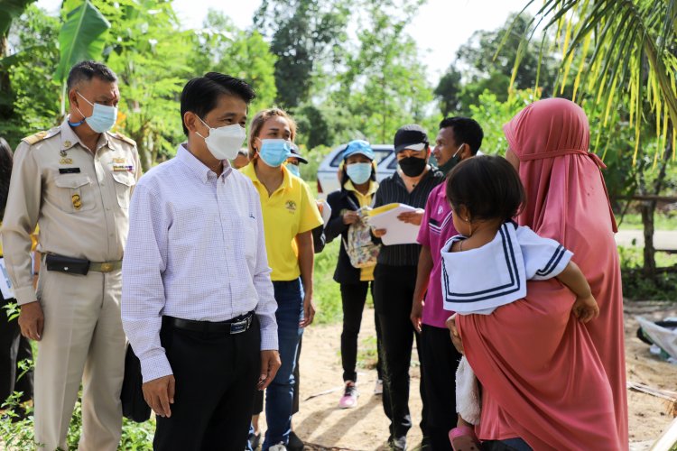 ผู้ตรวจราชการสำนักนายกฯลงพื้นที่ตรวจเยี่ยมโครงการส่งเสริมคุณภาพชีวิตตากใบ