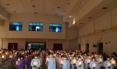 ผู้ว่าฯปราจีนบุรีนำพสกนิกรจุดเทียนชัยถวายพระพรเสียง “ทรงพระเจริญ” ดังกึกก้อง