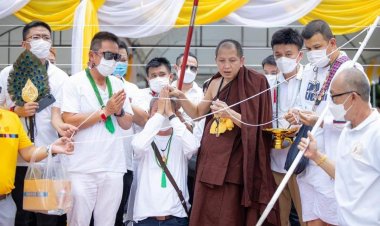 ครูบาอริยชาติ จัดสร้างวัตถุมงคล เหรียญครูบาอริยชาติ อริยจิตฺโต รุ่น " ยิ้มรับทรัพย์"