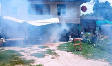 นายกเล็กหนองใหญ่ระดมฉีดพ่นหมอกควันทำลายยุงลาย