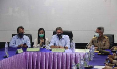 ทูตอเมริกาลงพื้นที่ติดตามโครงการด้านสุขภาพ ความมั่นคงด้านอาหารที่ท่าสองยาง