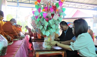 เทศบาลตำบลผือใหญ่ จัดบุญผ้าป่าสามัคคี ซ่อมสร้างบ้านให้คนยากไร้