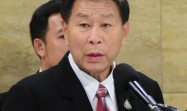 เสรีพิศุทธ์ซัด สว.ขอเปิดอภิปรายไม่ลงมติ เป็นการหอกขาวให้รัฐบาล