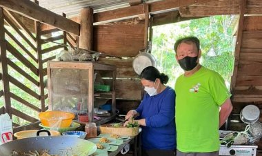 "ลุงผู้ว่าฯสมชัยฐ์" พู่ว่า คนเดินดิน พากินผัดไท 5 บาทในยุคข้าวยาก  หมากแพง