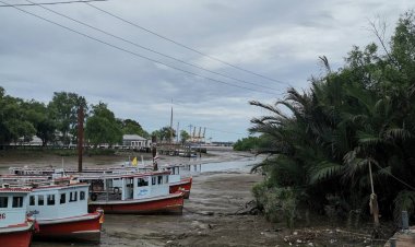 น้ำลดชาวสมุทรปราการเดือดร้อนเรือโดยสารข้ามฟากวิ่งไม่ได้ (ชมคลิป)