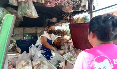 แม่ค้ารถพุ่มพวงโคราชโอดก๊าซ-น้ำมันแพงขายของแทบไม่ได้กำไร