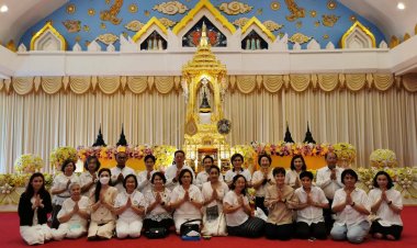 (ภาพข่าวสังคม)คณะศิษย์ร่วมถวาย