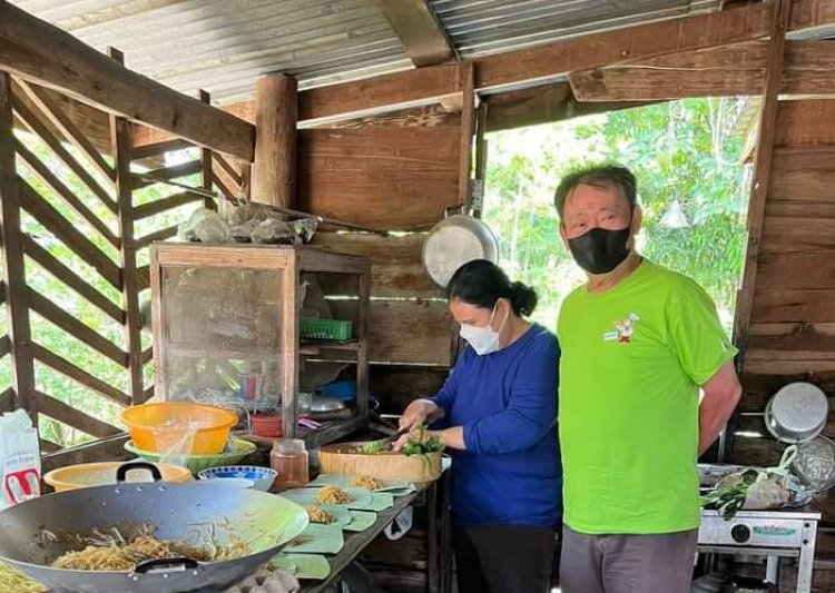 "ลุงผู้ว่าฯสมชัยฐ์" พู่ว่า คนเดินดิน พากินผัดไท 5 บาทในยุคข้าวยาก หมากแพง
